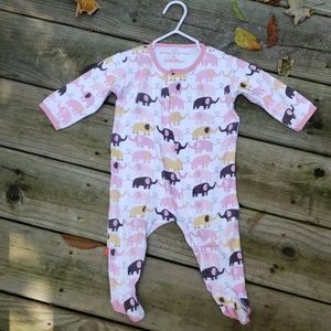 Magnificent Baby magnetic button sleeper